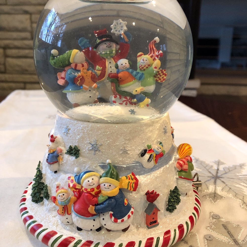 PartyLite Peppermint Pals Snow Globe